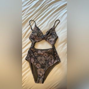 NWOT O’Neill One Piece swimsuit